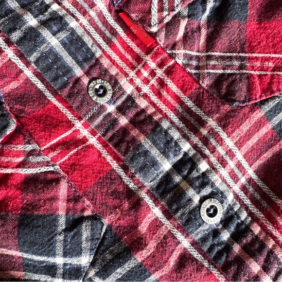 Levi’s • Plaid Button Down Shirt - Picture 3 of 4